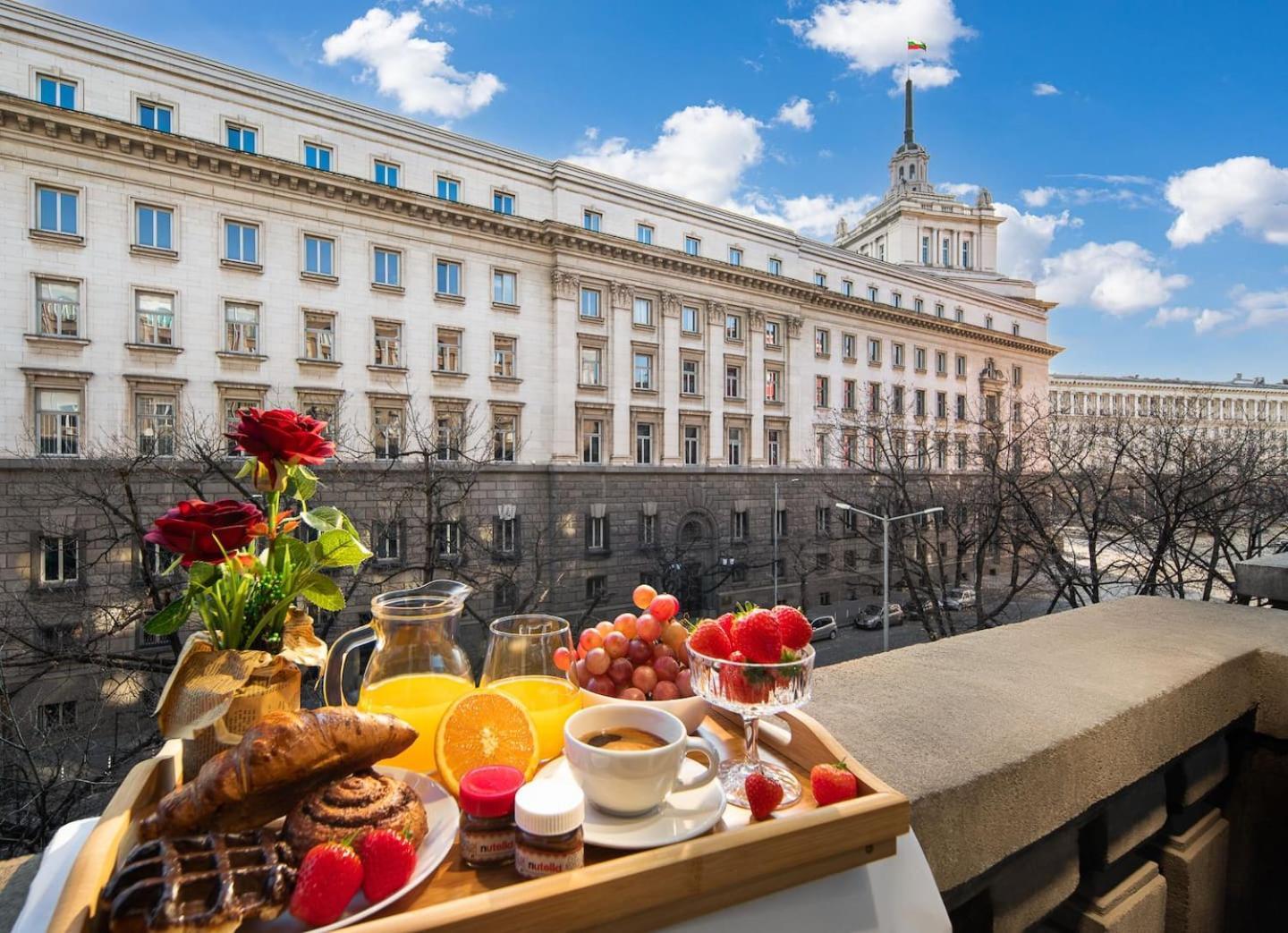 Free Parking & Parliament Is 1 Step Away! Appartement Sofia Buitenkant foto