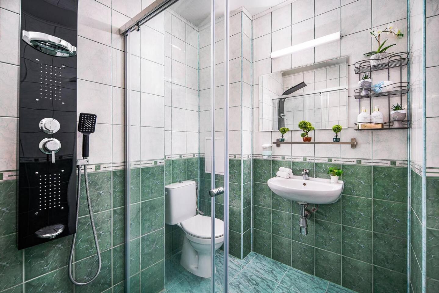 Free Parking & Parliament Is 1 Step Away! Appartement Sofia Buitenkant foto
